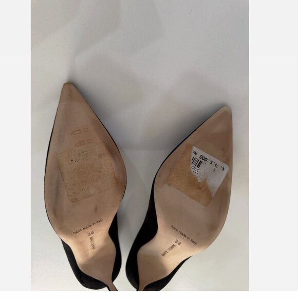 Manolo Blahnik BB Classic Black Velvet Pointed Toe Pump Shoes Size / 38 US - Picture 4 of 10